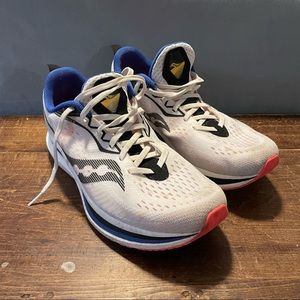 Men’s Saucony Endorphin Speed 2 running shoe. White/Black/Vizi. Size 11.